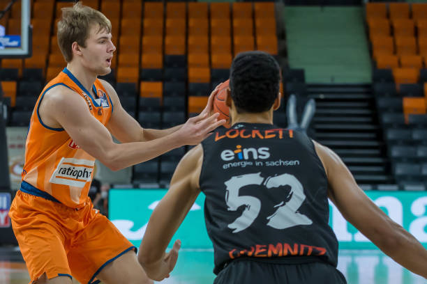 让郭艾伦的 让郭艾伦的