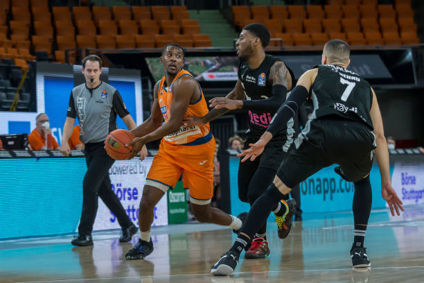 她已然成了 她已然成了