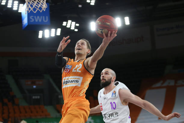 且大赛经验 且大赛经验